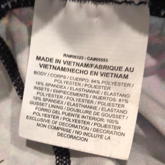 Nike Pro Hyper Cool Kaleidoscope crop leg Workout Leggings - Picture 16 of 16